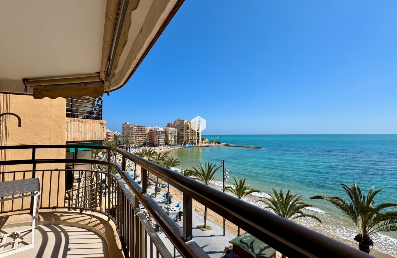 Z drugiej ręki - Mieszkanie w bloku -
Torrevieja - Estacion de autobuses