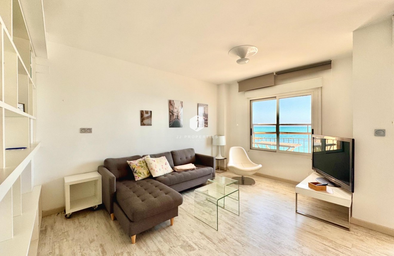 Z drugiej ręki - Mieszkanie w bloku -
Torrevieja - Estacion de autobuses