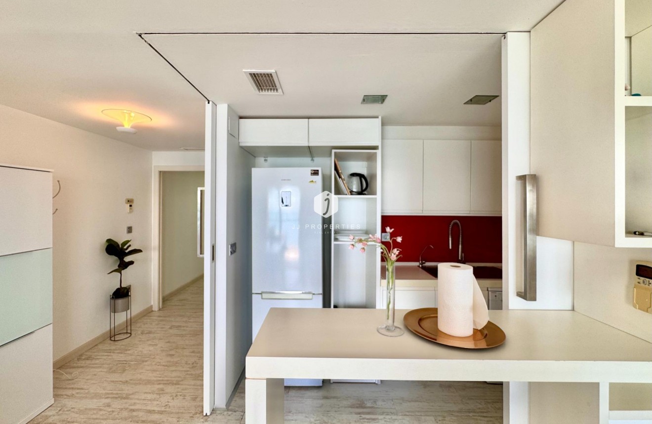 Z drugiej ręki - Mieszkanie w bloku -
Torrevieja - Estacion de autobuses