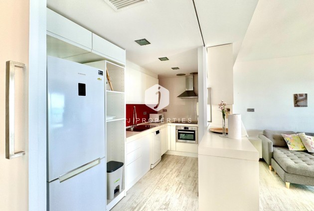 Z drugiej ręki - Mieszkanie w bloku -
Torrevieja - Estacion de autobuses