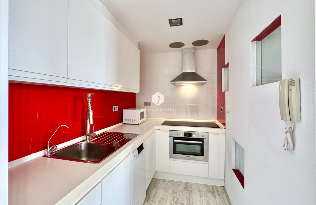 Z drugiej ręki - Mieszkanie w bloku -
Torrevieja - Estacion de autobuses