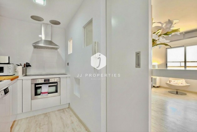 Z drugiej ręki - Mieszkanie w bloku -
Torrevieja - Estacion de autobuses