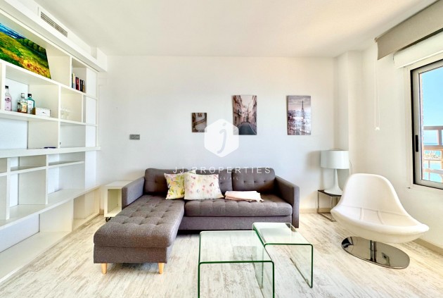 Z drugiej ręki - Mieszkanie w bloku -
Torrevieja - Estacion de autobuses