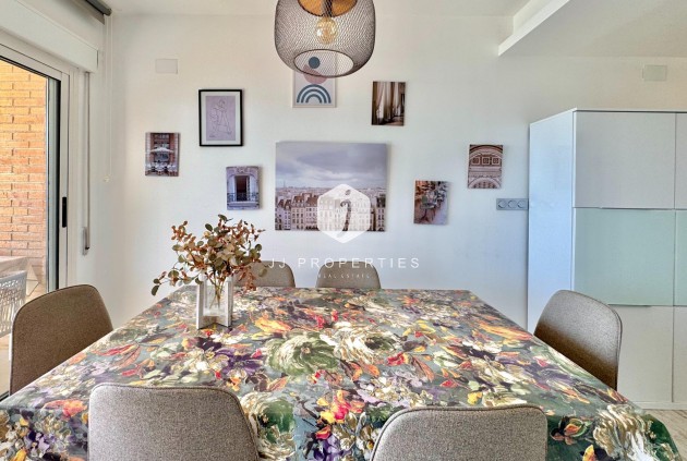 Z drugiej ręki - Mieszkanie w bloku -
Torrevieja - Estacion de autobuses