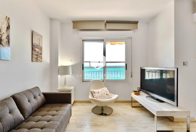 Z drugiej ręki - Mieszkanie w bloku -
Torrevieja - Estacion de autobuses