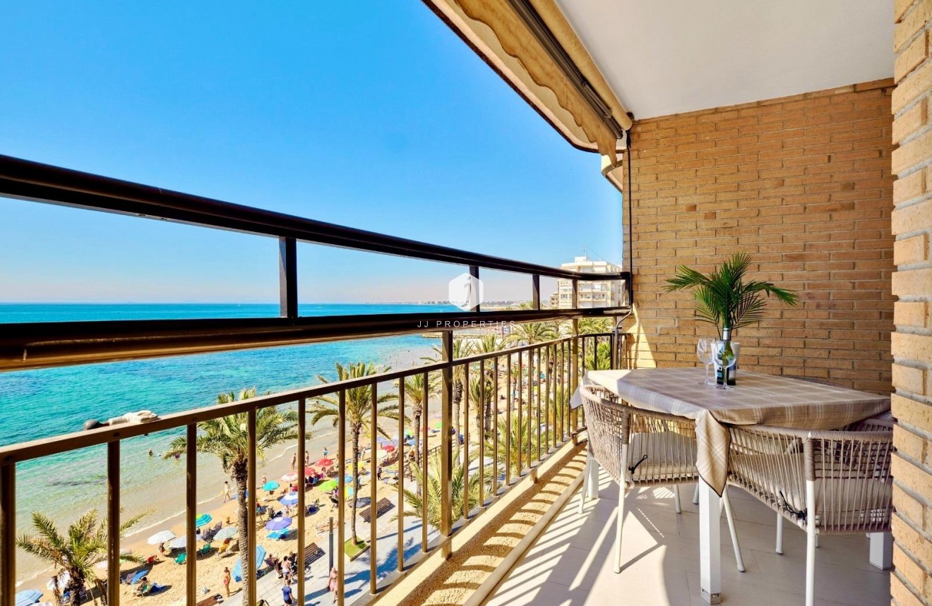 Z drugiej ręki - Mieszkanie w bloku -
Torrevieja - Estacion de autobuses