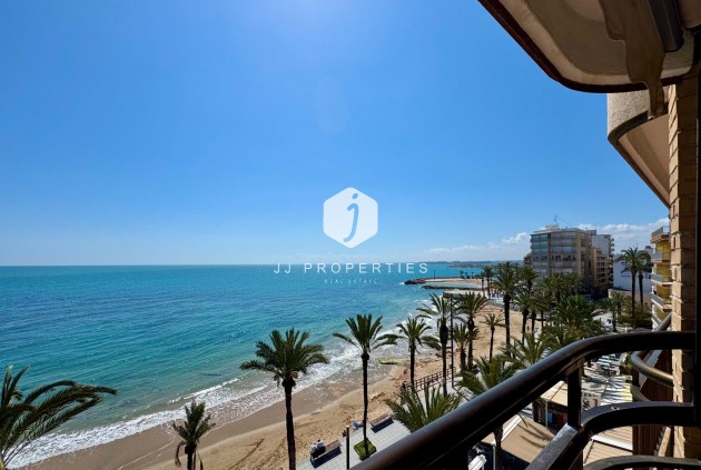 Z drugiej ręki - Mieszkanie w bloku -
Torrevieja - Estacion de autobuses