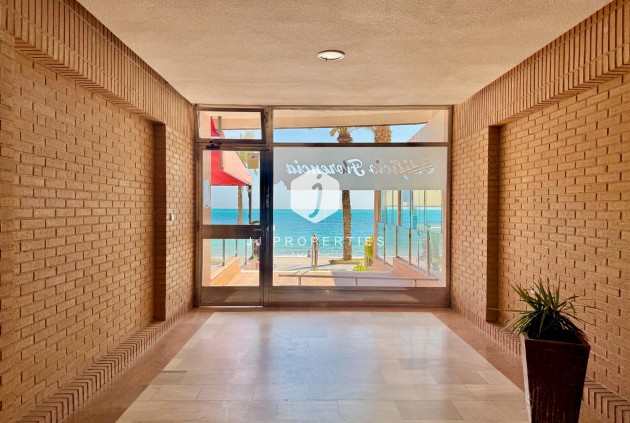 Z drugiej ręki - Mieszkanie w bloku -
Torrevieja - Estacion de autobuses