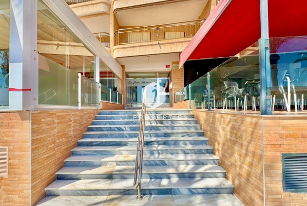 Z drugiej ręki - Mieszkanie w bloku -
Torrevieja - Estacion de autobuses