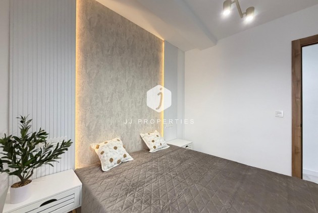 Z drugiej ręki - Daszek -
Torrevieja - Estacion de autobuses