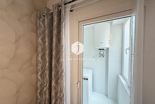 Z drugiej ręki - Daszek -
Torrevieja - Estacion de autobuses