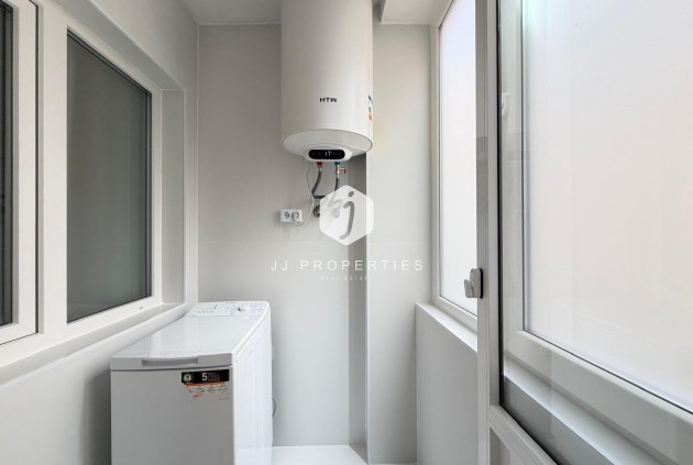 Z drugiej ręki - Daszek -
Torrevieja - Estacion de autobuses