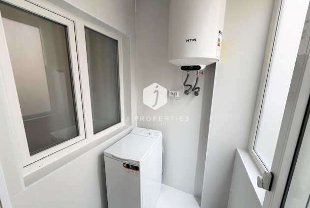 Z drugiej ręki - Daszek -
Torrevieja - Estacion de autobuses