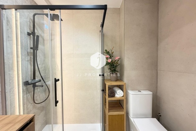 Z drugiej ręki - Daszek -
Torrevieja - Estacion de autobuses