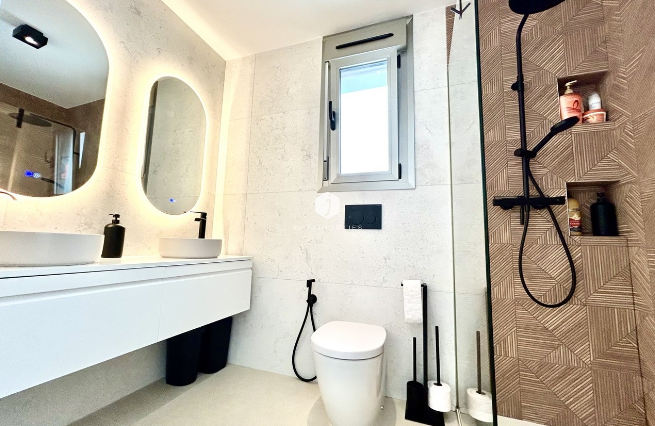 D'occasion - Villa -
San Miguel de Salinas - Inland