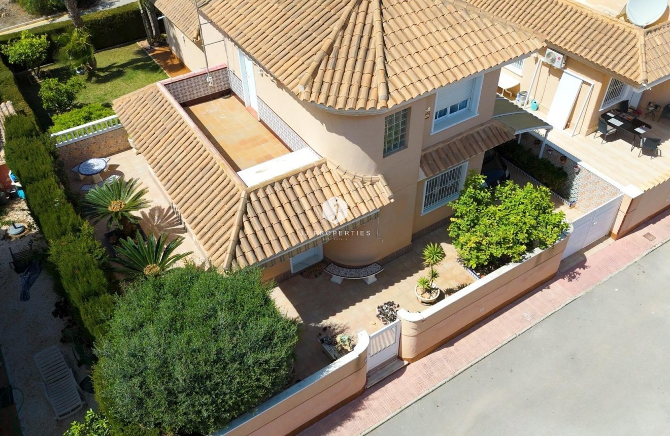 Segunda mano - Villa -
Torrevieja - Los Balcones - Los Altos del Edén