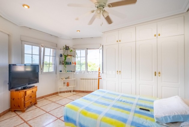 Z drugiej ręki - Villa -
Torrevieja - El chaparral