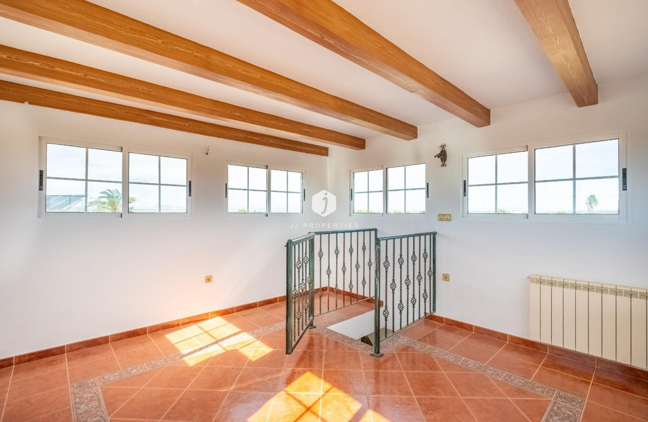 Z drugiej ręki - Villa -
Torrevieja - El chaparral