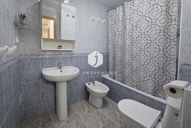 Aus zweiter Hand - Wohnung -
Torrevieja - Centro - Muelle Pesquero