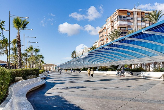 Aus zweiter Hand - Wohnung -
Torrevieja - Centro - Muelle Pesquero