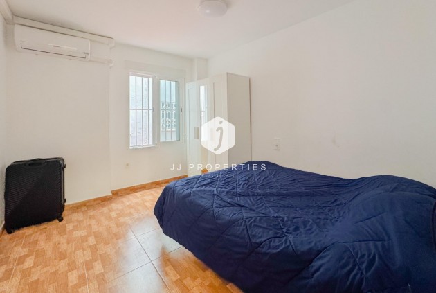 D'occasion - Appartement -
Torrevieja - La Mata Pueblo