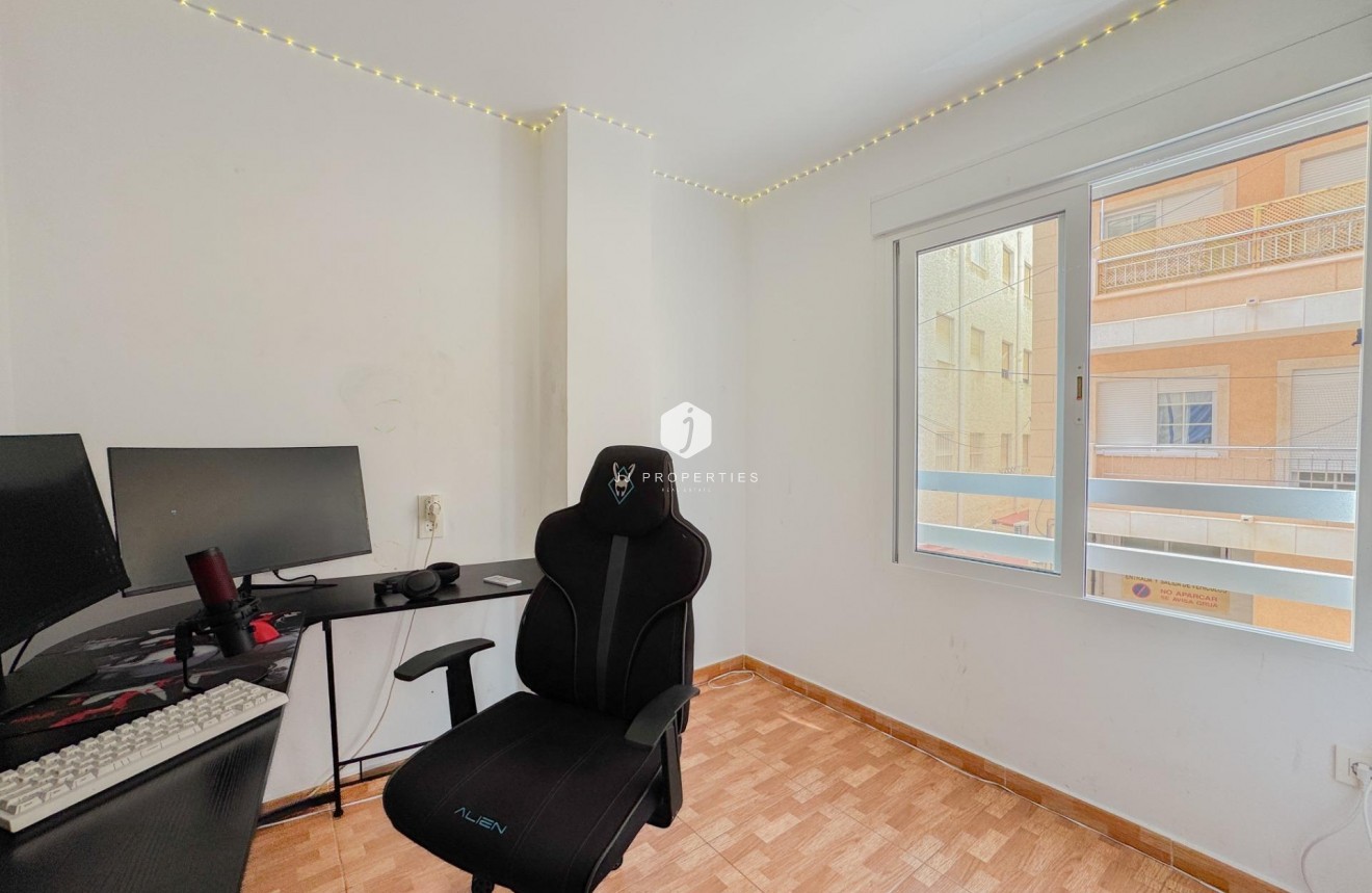 D'occasion - Appartement -
Torrevieja - La Mata Pueblo