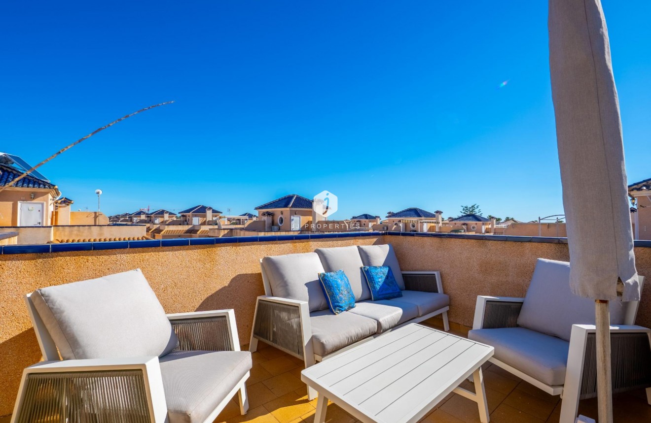 Aus zweiter Hand - Chalet -
Orihuela Costa - La Regia