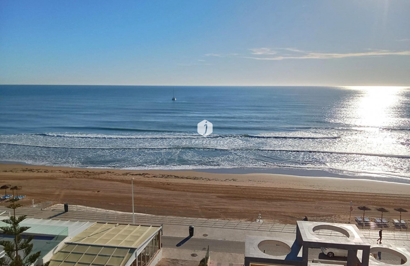 Z drugiej ręki - Daszek -
Torrevieja - Playa De La Mata