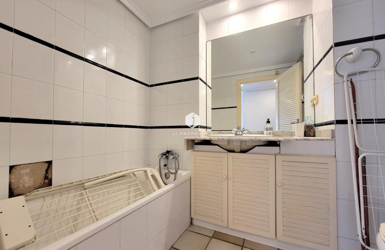 Z drugiej ręki - Daszek -
Torrevieja - Playa De La Mata