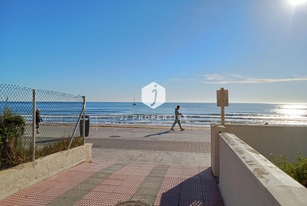 Z drugiej ręki - Daszek -
Torrevieja - Playa De La Mata