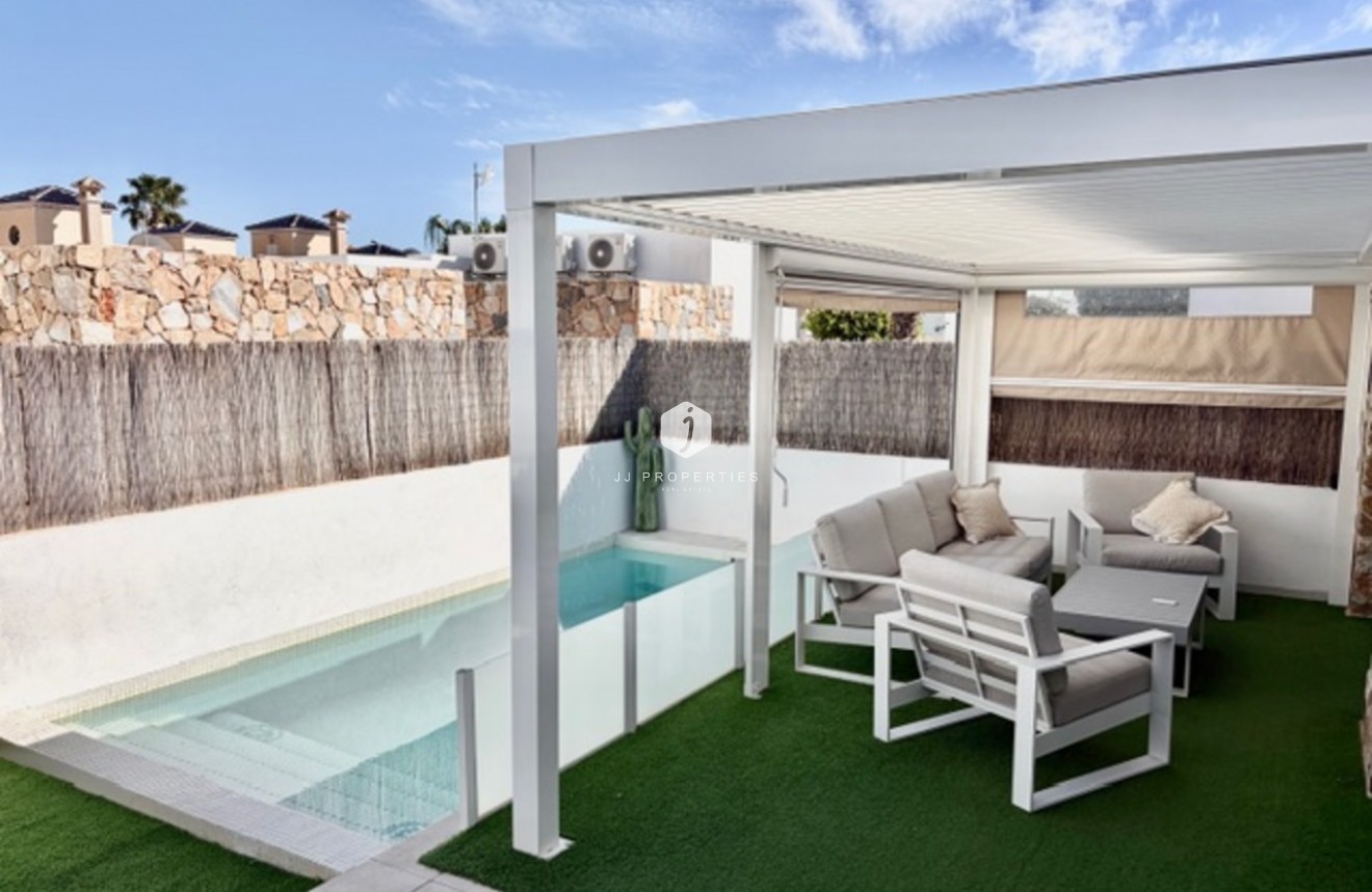 Tweedehands - Villa -
Cabo Roig - Costa Blanca