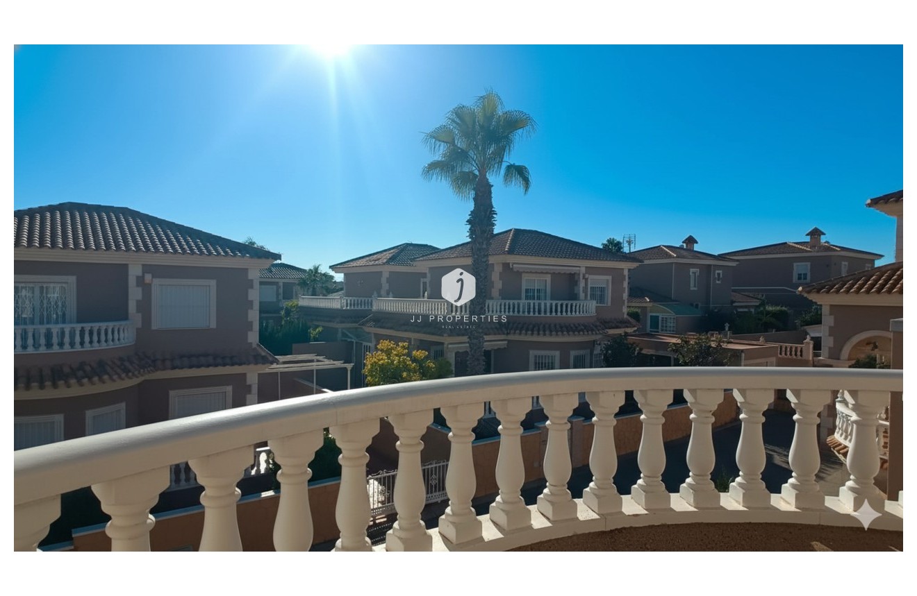 Tweedehands - Villa -
Los Altos - Costa Blanca