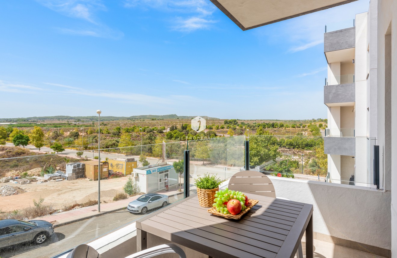 Tweedehands - Appartement / flat -
San Miguel de Salinas - Inland