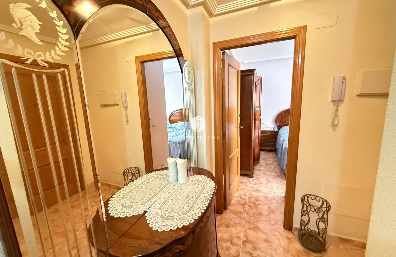 Tweedehands - Appartement / flat -
Torrevieja - Playa del Cura