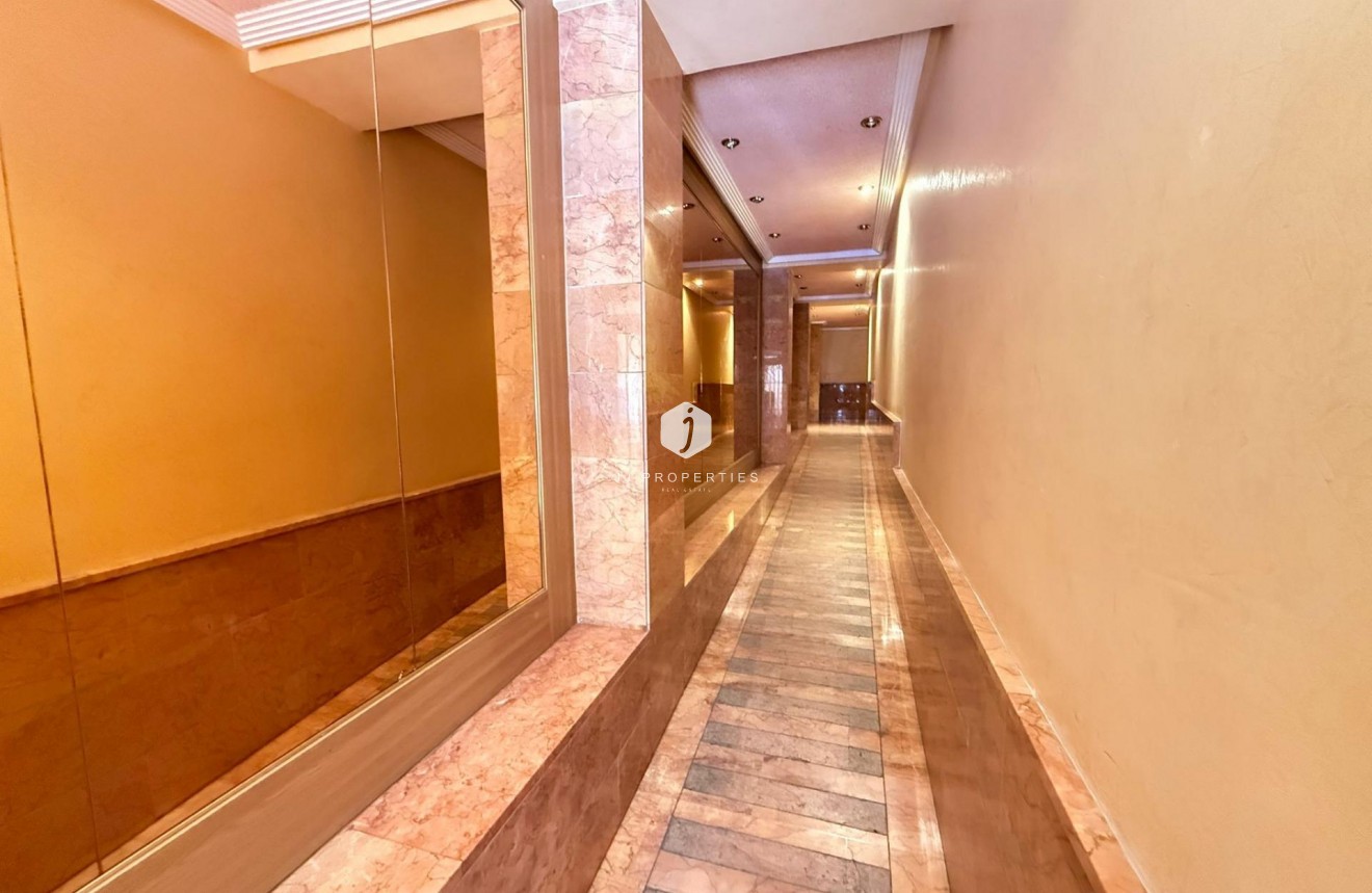 Tweedehands - Appartement / flat -
Torrevieja - Playa del Cura