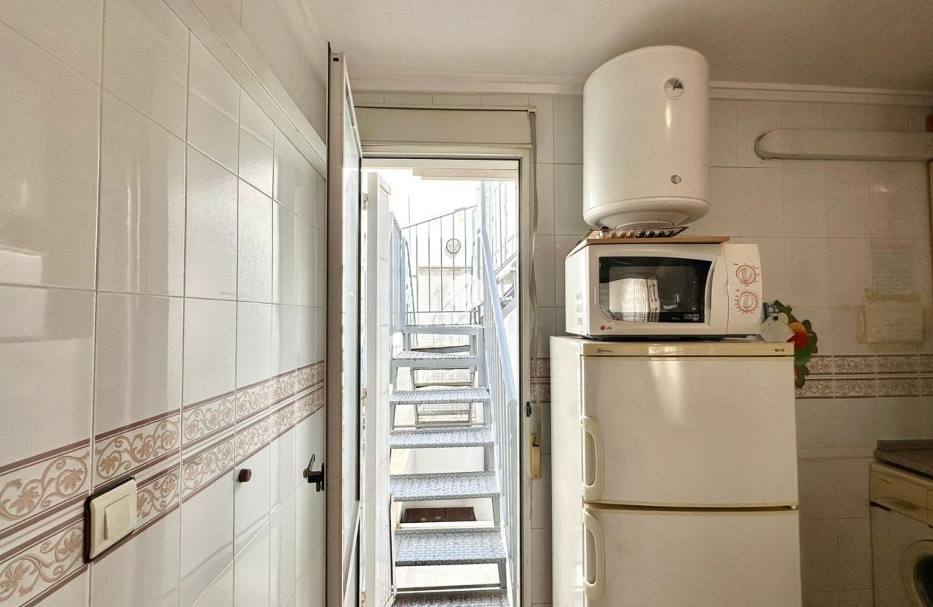 Segunda mano - Bungalow -
Torrevieja - El Limonar