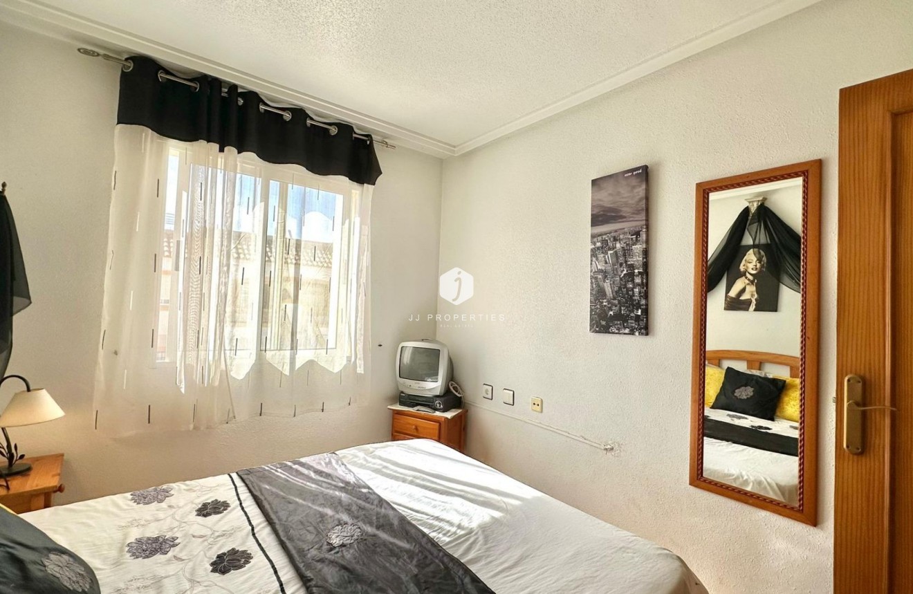 Segunda mano - Bungalow -
Torrevieja - El Limonar