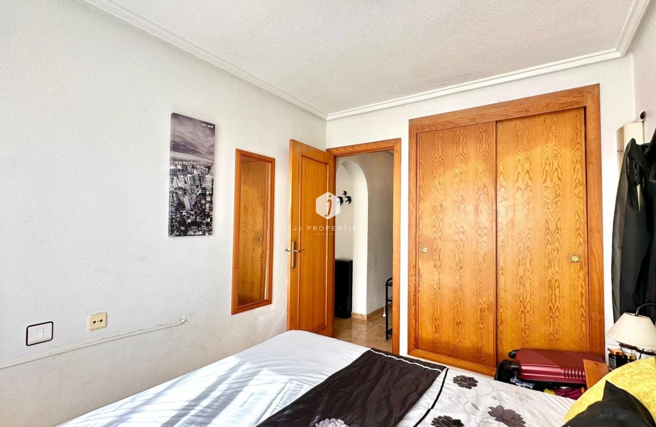 Segunda mano - Bungalow -
Torrevieja - El Limonar