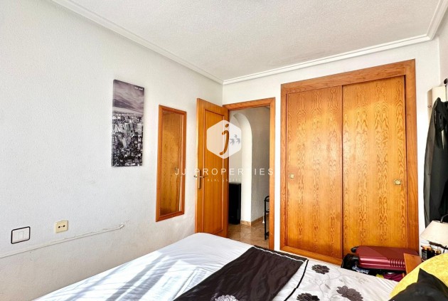 Segunda mano - Bungalow -
Torrevieja - El Limonar