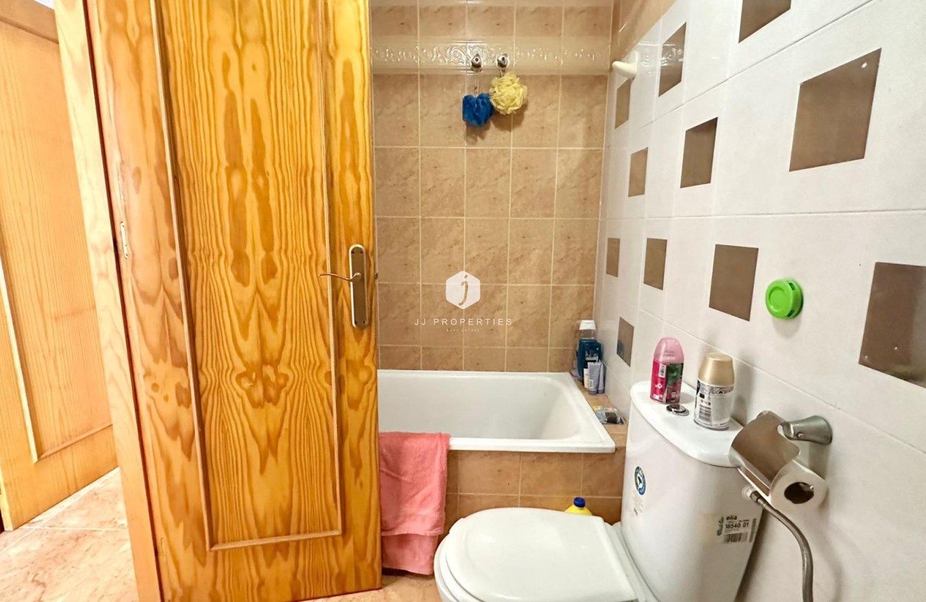 Segunda mano - Bungalow -
Torrevieja - El Limonar