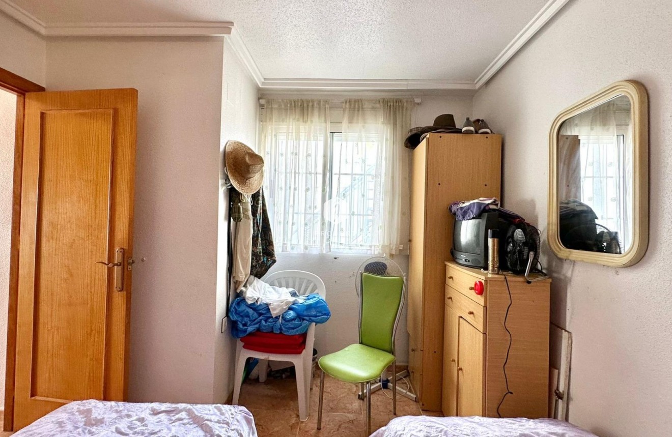 Segunda mano - Bungalow -
Torrevieja - El Limonar