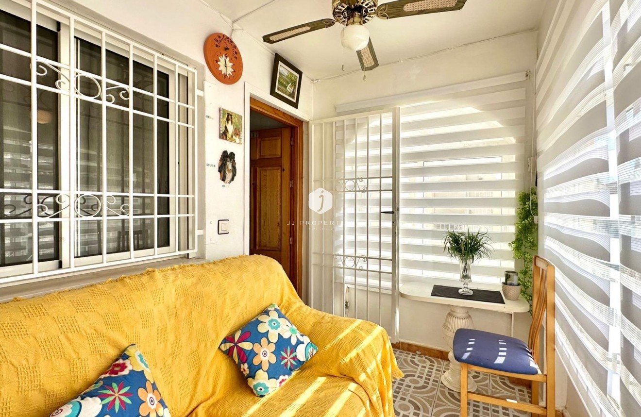 Segunda mano - Bungalow -
Torrevieja - El Limonar