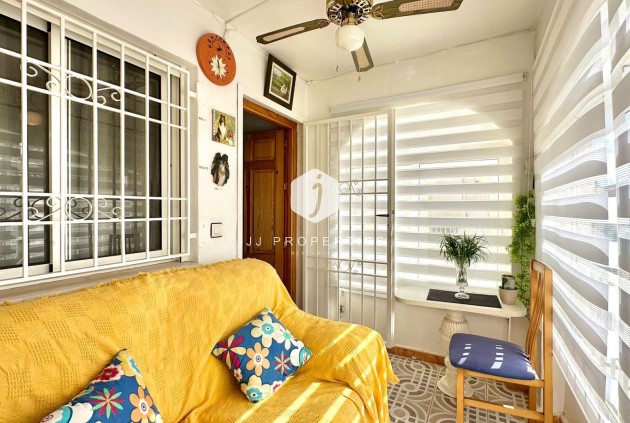 Segunda mano - Bungalow -
Torrevieja - El Limonar