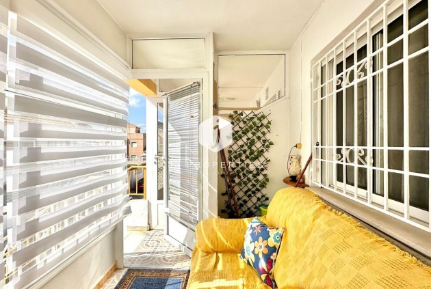 Segunda mano - Bungalow -
Torrevieja - El Limonar