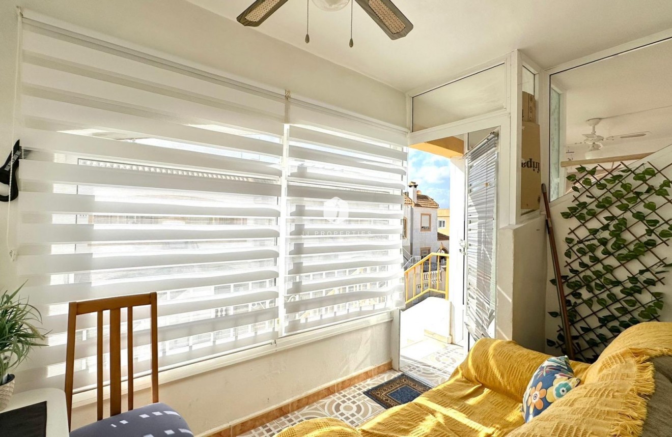 Segunda mano - Bungalow -
Torrevieja - El Limonar