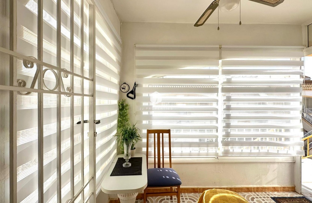 Segunda mano - Bungalow -
Torrevieja - El Limonar