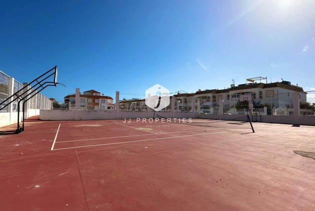 Segunda mano - Bungalow -
Torrevieja - El Limonar