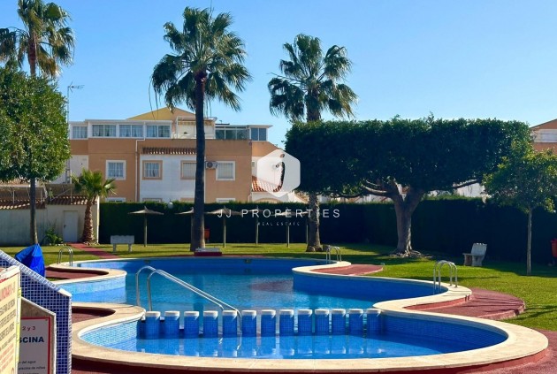 Segunda mano - Bungalow -
Torrevieja - El Limonar