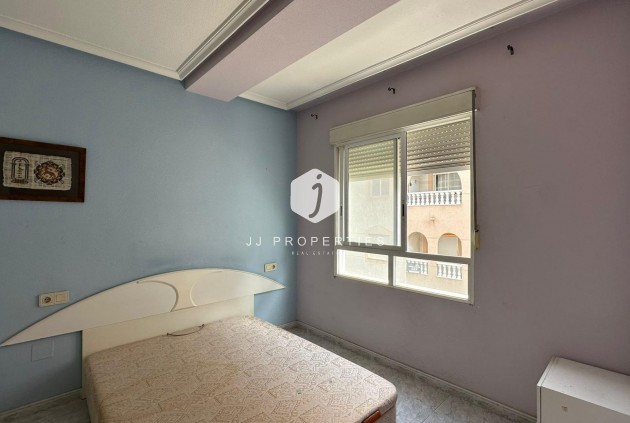 Tweedehands - Appartement / flat -
Torrevieja - Estacion de autobuses