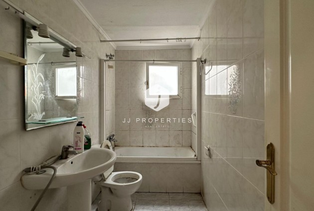 Tweedehands - Appartement / flat -
Torrevieja - Estacion de autobuses